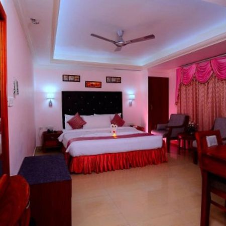 Sps Kingsway Hotel Thiruvananthapuram Buitenkant foto