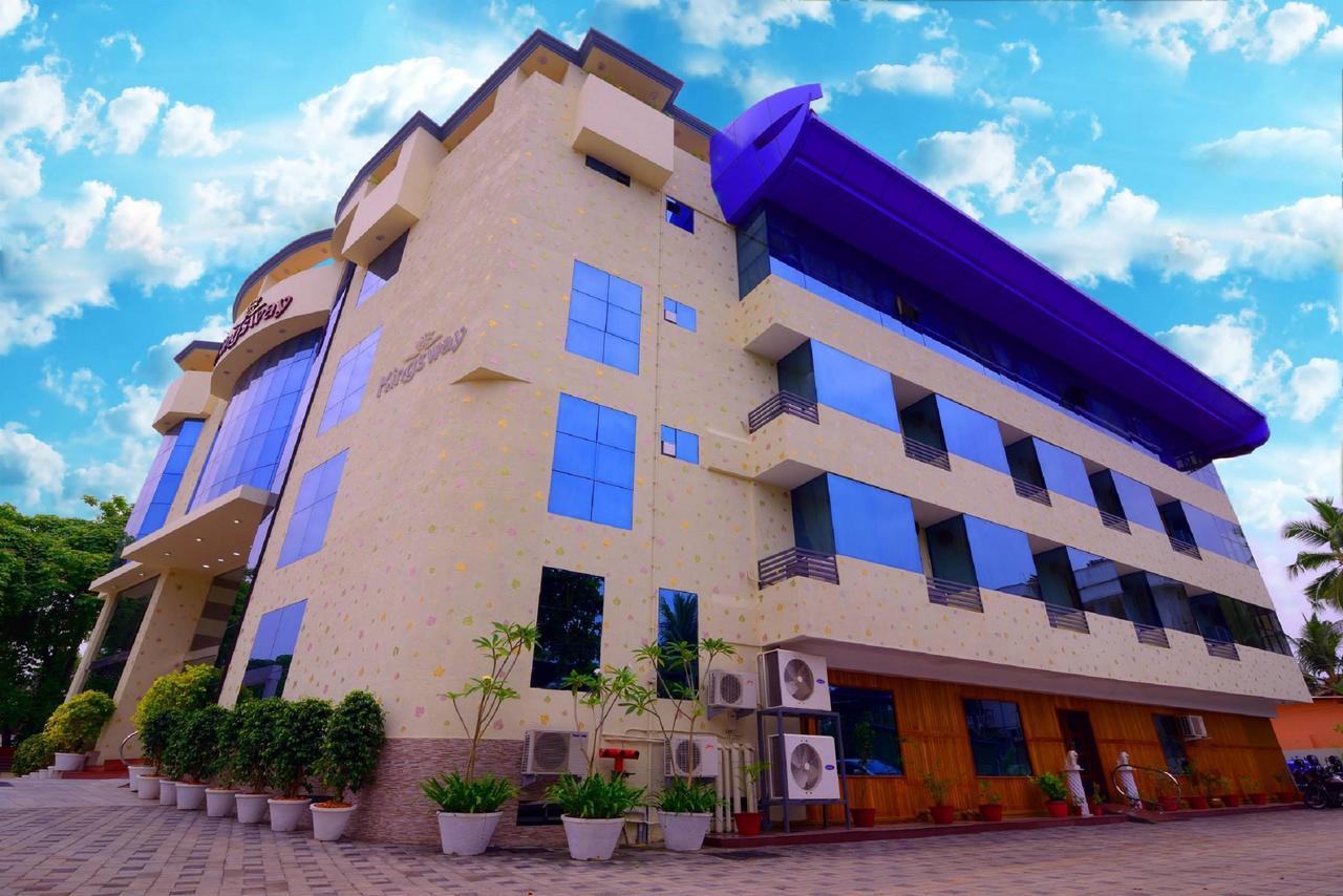 Sps Kingsway Hotel Thiruvananthapuram Buitenkant foto
