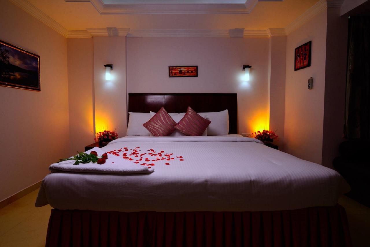 Sps Kingsway Hotel Thiruvananthapuram Buitenkant foto