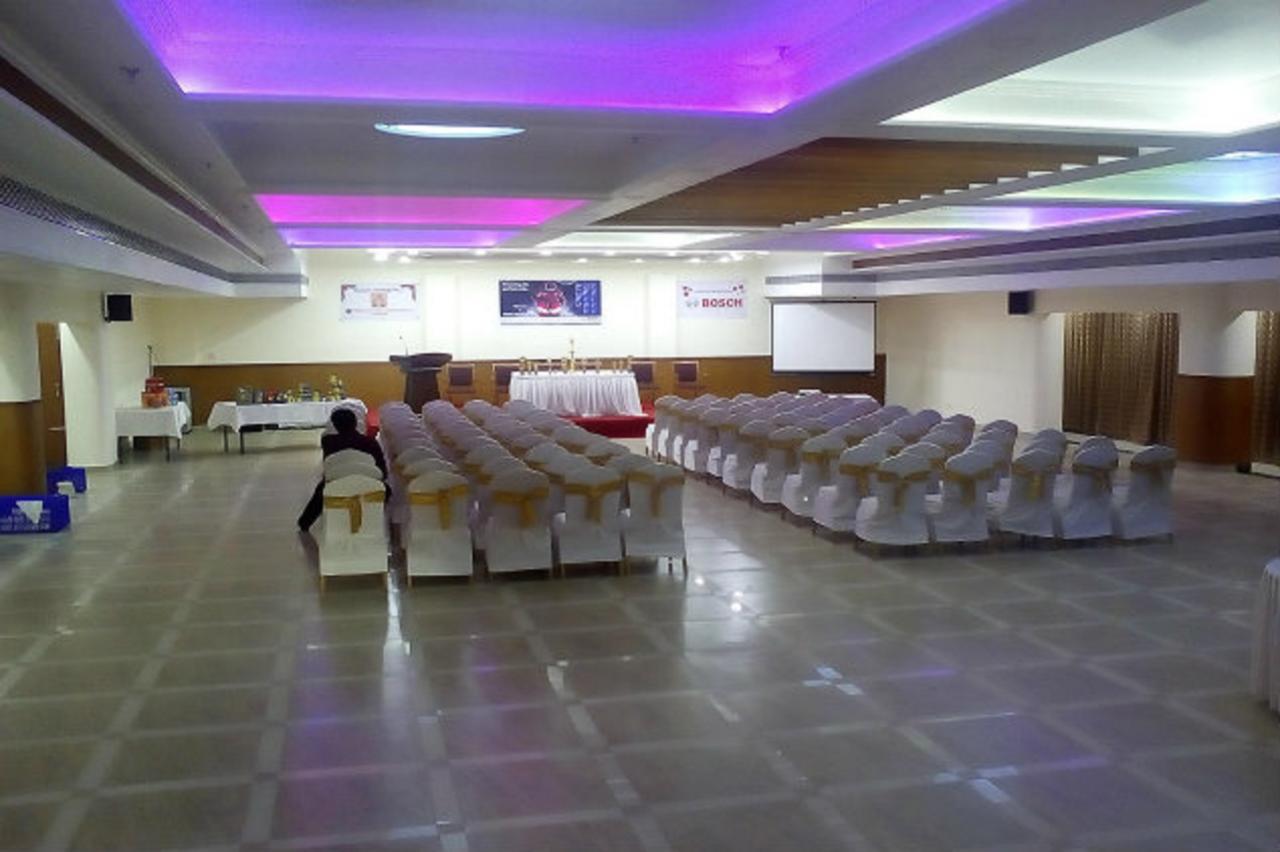 Sps Kingsway Hotel Thiruvananthapuram Buitenkant foto