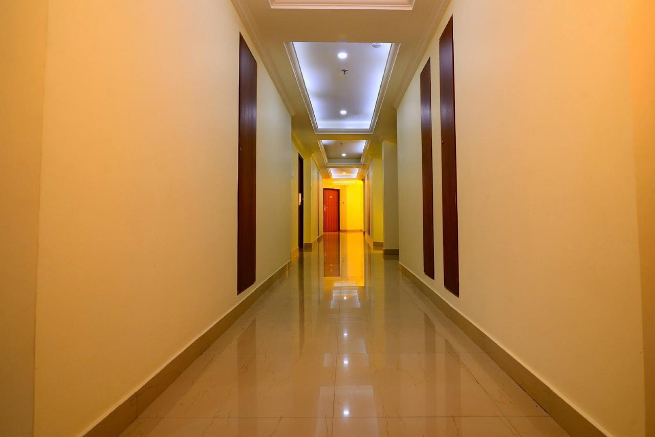 Sps Kingsway Hotel Thiruvananthapuram Buitenkant foto