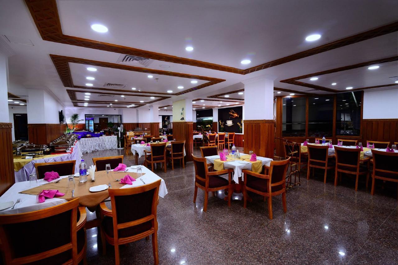 Sps Kingsway Hotel Thiruvananthapuram Buitenkant foto