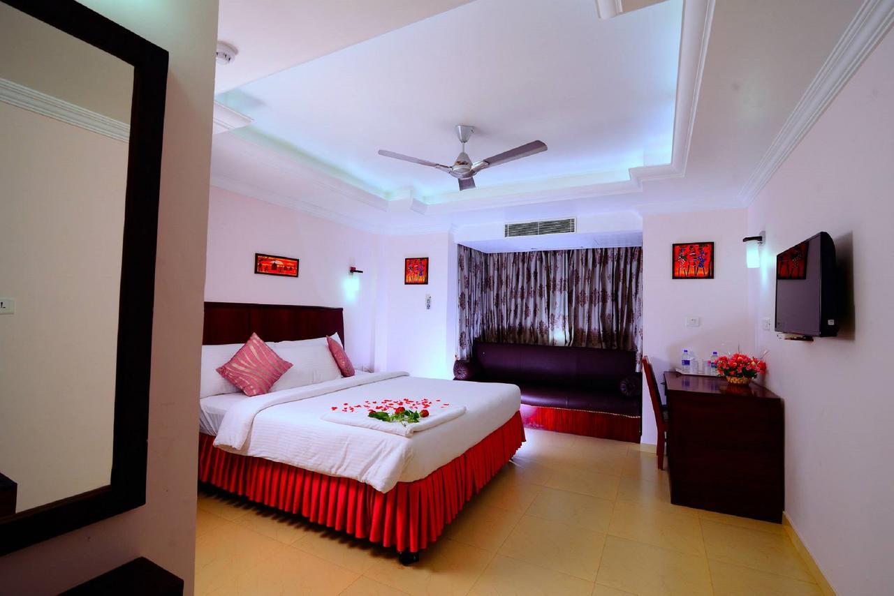 Sps Kingsway Hotel Thiruvananthapuram Buitenkant foto